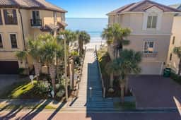 Walk to Private Beach, Heated Pool, Hot Tub, Gated - Image 2