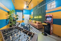 Walk to Private Beach, Heated Pool, Hot Tub, Gated - Image 5