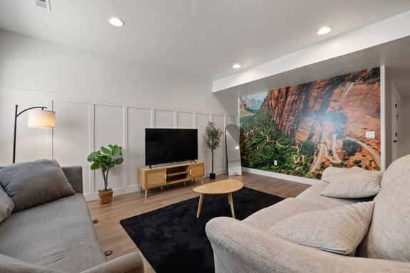 Near the Lake! | By BYU, UVU, TopGolf, Theatre - Image 1
