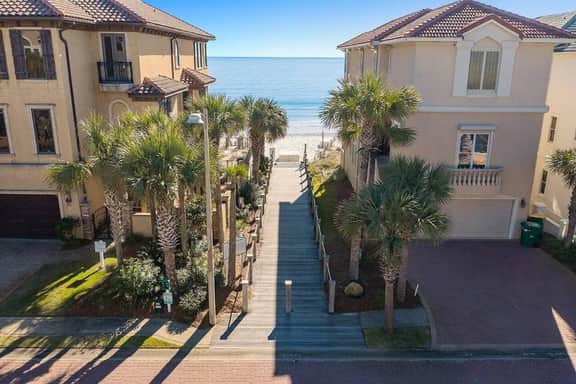 Walk to Private Beach, Heated Pool, Hot Tub, Gated - Image 2