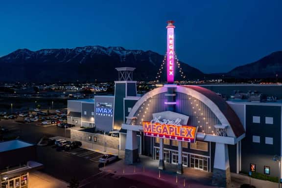 Near the Lake! | By BYU, UVU, TopGolf, Theatre - Image 4